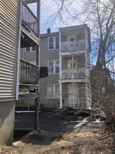 67 Burton St, Waterbury, CT 06704-3442