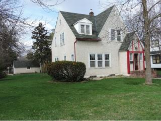 240 5th Ave, Spectacle Lake, MN 55008-1220