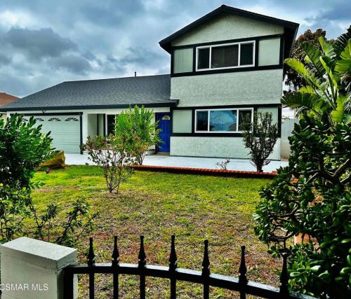 651 Yale Pl, Oxnard, CA 93033-7205