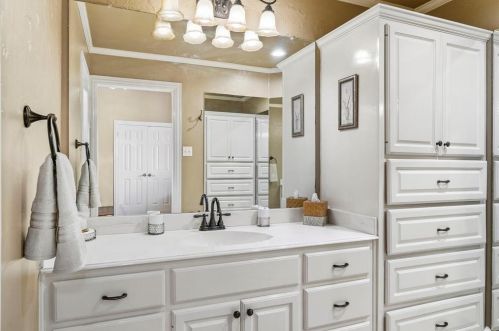 2106 Shari Ln, Garland TX 75043-1459 exterior