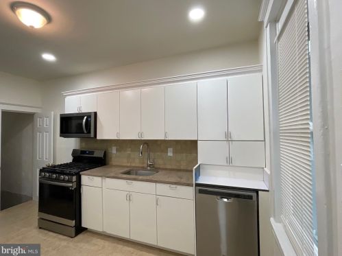 430 Erie St, Camden NJ  08102-2504 exterior