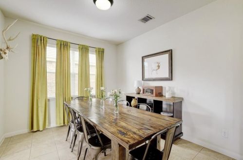 1265 Twin Estates Dr, Uhland TX 78640 exterior