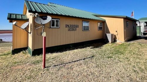 525 Bourbon St, Seymour, TX 76380-6907