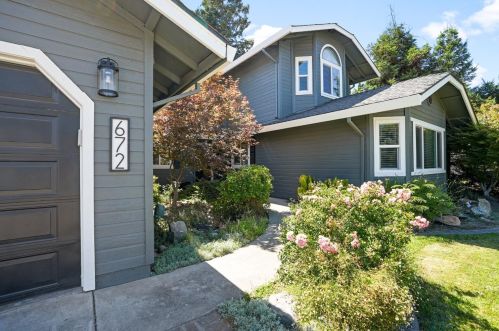 672 David Dr, Valley Home, CA 95361-2607