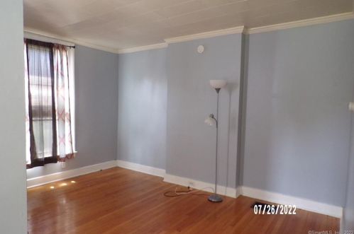 37 Hawthorne Ave, Derby CT  06418-1101 exterior
