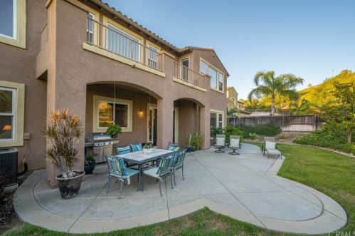 16849 Ridge Cliff Dr, Riverside CA  92503-0251 exterior