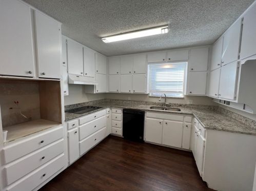 6453 Old Mill Cir, Fort Worth TX  76148-3638 exterior