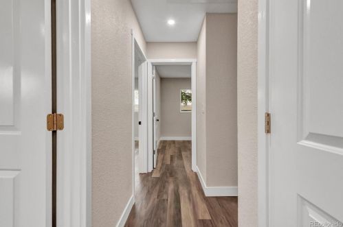 1601 Knox Ct, Denver CO  80219-4526 exterior