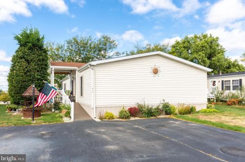 24 Raptor Dr, Hanover PA 17331-8159 exterior