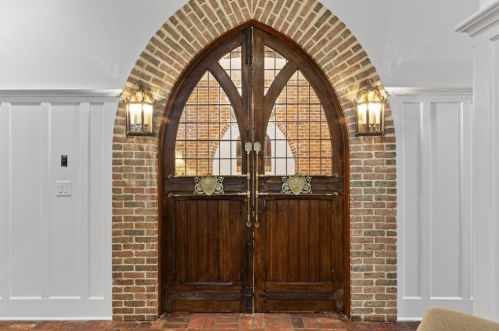 2860 Habersham Rd, Atlanta GA  30305-2959 exterior