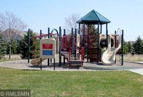3561 Hazel Trl, Saint Paul MN  55129-8333 exterior