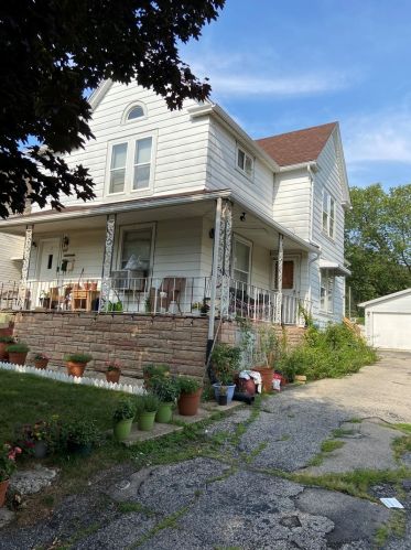 321 Hickory St, Waukegan, IL 60085-3933