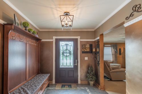 3 Fieldcrest Dr, Boulder Hill, IL 60538-2717