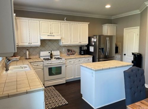 2997 Barn Owl Dr, Perris, CA 92571-7701