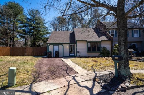 10 Cold Springs Ct, Erial, NJ 08081-9230