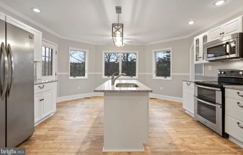 204 Quiet Place Ln, Berkeley Springs WV  25411-6633 exterior