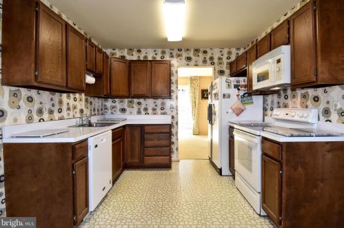 15037 Butterchurn Ln, Silver Spring MD 20905-5741 exterior