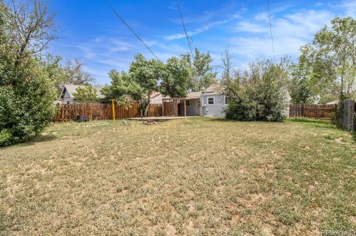 821 Nile St, Aurora CO 80401-2934 exterior