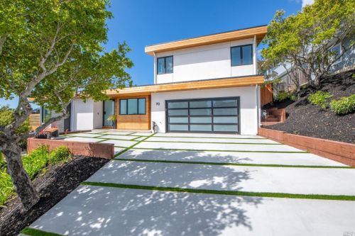 70 Corte Toluca, San Rafael, CA 94904-1323