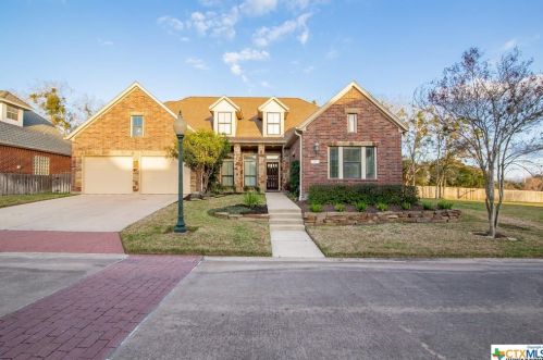 26 Cotswold Ln, Victoria, TX 77904-1680