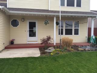 1590 Gladys Dr, Hermiston OR  97838-2185 exterior