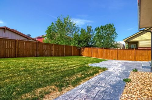 25028 Canal Pl, Aurora CO 80018-1627 exterior