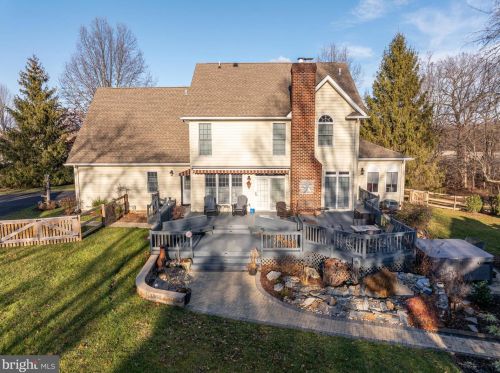 874 Pheasant Hill Rd, Summit Point WV  25446-3634 exterior