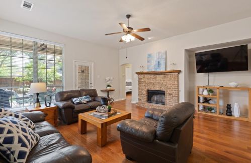 1308 Burnett Dr, Argyle TX  76226-6551 exterior