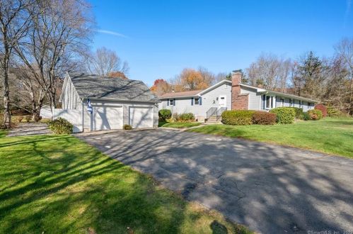 230 Bloomingdale Rd, Quaker Hill CT  06375-1337 exterior
