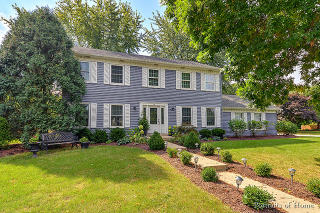 1146 Sequoia Rd, Naperville, IL 60540-6324