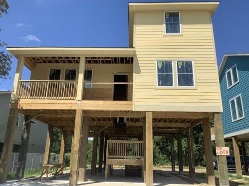 2221 Todville Rd, Taylor Lake Village, TX 77586-3004