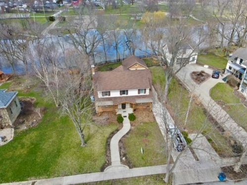616 Chapel St, Ottawa, IL 61350-3006