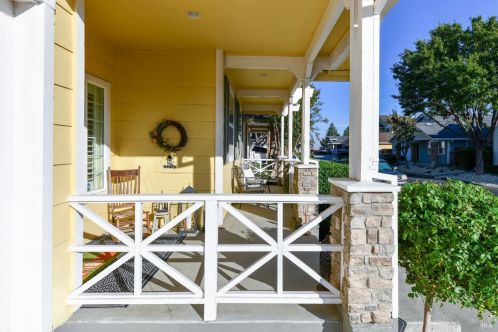 979 Countrywood Cir, Vacaville, CA 95687-7744