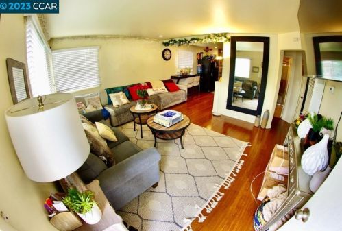 37055 Elm St, Newark, CA 94560-2812