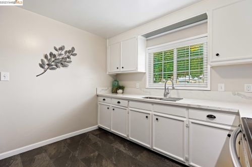 1396 Pierce Ave, San Leandro, CA 94577-2456