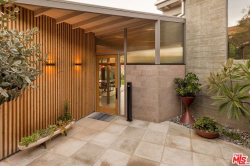 247 Amalfi Dr, Santa Monica, CA 90402-1125