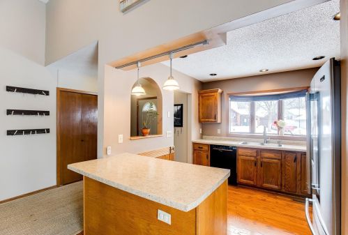 2698 Greystone Ave, Saint Paul, MN 55128-3919