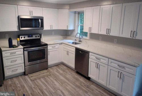 10902 Carlton Dr, Bumpass, VA 23024-8858