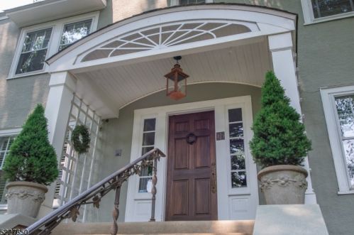 19 Valley Rd, Mountain Lakes, NJ 07046-1614