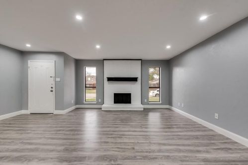 2230 Bowie Dr, Carrollton TX 75006-7754 exterior