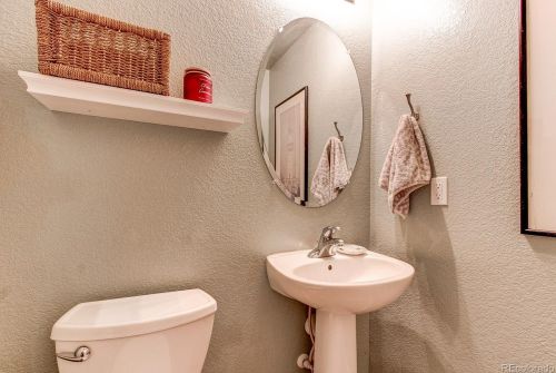 7588 Quatar Way, Aurora CO  80016-7119 exterior