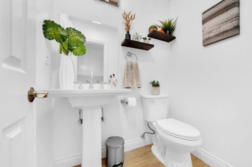 8696 La Playa Cir, Santa Ana CA 92708-5010 exterior