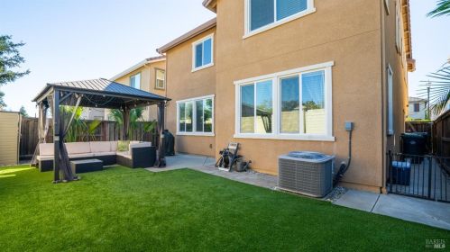 5283 Gramercy Cir, Fairfield CA  94533-6680 exterior