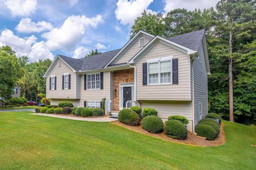 710 Hearthstone Xing, Holly Springs, GA 30189-5294