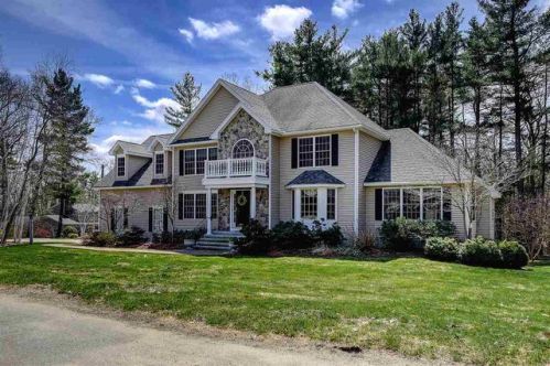 21 Shakespeare Rd, Nashua, NH 03062-2466