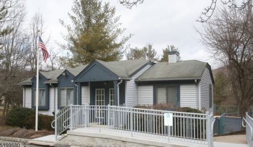 113 Overlook Dr, Hackettstown NJ  07840-4614 exterior