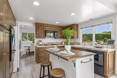 6298 Woodsboro Ave, Anaheim CA  92807-2347 exterior