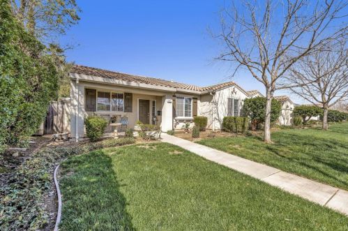 1425 Cypress Ct, Gilroy, CA 95020-2503