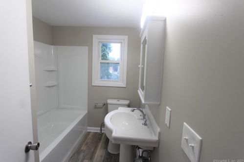 15 Collins St, New Britain CT  06051-3605 exterior