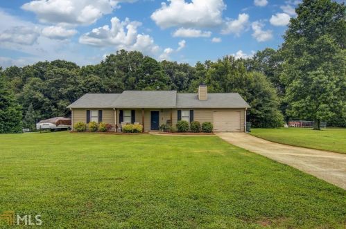 2035 Gum Creek Ln, Loganville, GA 30052-4241
